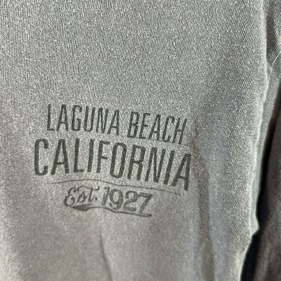 👕✨ Long Sleeve T-Shirt - Laguna Beach, California - Vintage Look - Size Small - Picture 2 of 3